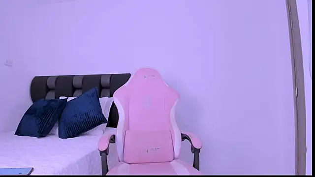 Snapshot of SabaBrown chatting on 03.06.25 SabaBrown online show from 03.06.25