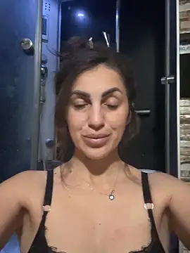 EmaSkyes online show from 11.18.25