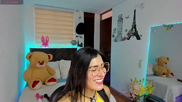 Luxxur69 online show from 05.04.26