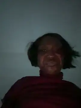 Snapshot of honeybrow chatting on 01.14.25 honeybrow online show from 01.14.25