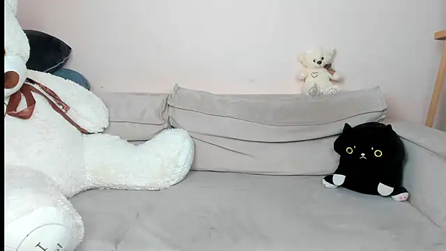 Snapshot of daeneryy chatting on 02.19.25 daeneryy online show from 02.19.25