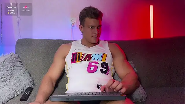 Adam misti online show from 02.03.25