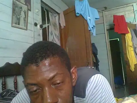 Snapshot of PELOVER chatting on 09.13.25 PELOVER online show from 09.13.25