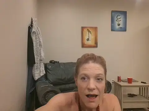 Snapshot of AddieAssets chatting on 09.23.25 AddieAssets online show from 09.23.25