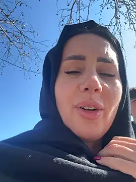 Snapshot of AnaRhodes chatting on 03.04.25 AnaRhodes online show from 03.04.25