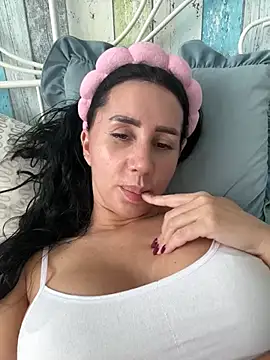 Snapshot of AnaRhodes chatting on 03.16.25 AnaRhodes online show from 03.16.25