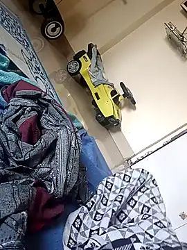 Snapshot of Mmm992170 chatting on 02.04.25 Mmm992170 online show from 02.04.25