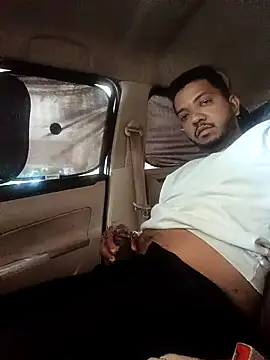 Snapshot of Mmm992170 chatting on 10.11.25 Mmm992170 online show from 10.11.25