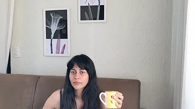 Snapshot of Blue_butterfly chatting on 01.12.25 Blue butterfly online show from 01.12.25