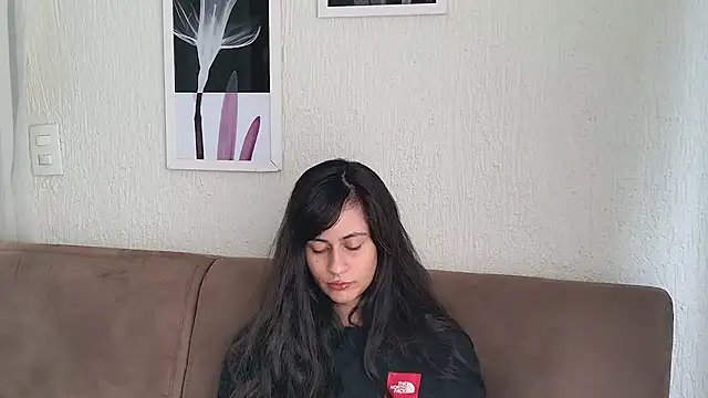 Snapshot of Blue_butterfly chatting on 02.02.25 Blue butterfly online show from 02.02.25