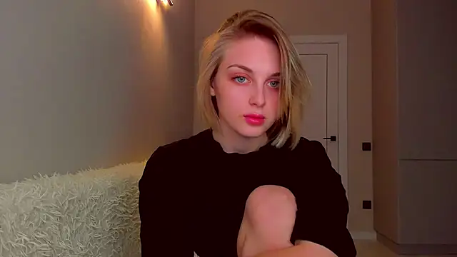 Snapshot of pretty_girlnextdoor chatting on 03.18.25 pretty girlnextdoor online show from 03.18.25