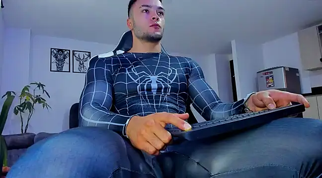 Snapshot of alexander_collin02 chatting on 01.28.25 alexander collin02 online show from 01.28.25