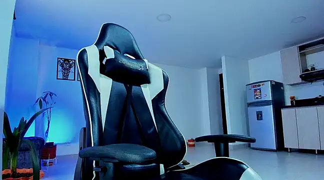 Snapshot of alexander_collin02 chatting on 03.07.25 alexander collin02 online show from 03.07.25