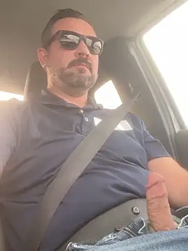 Snapshot of Thehandyman420 chatting on 11.12.25 Thehandyman420 online show from 11.12.25