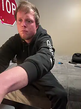 Snapshot of BigJohnson06 chatting on 04.03.26 BigJohnson06 online show from 04.03.26