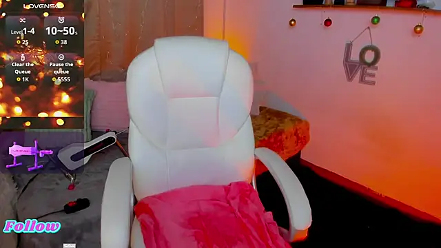 Snapshot of allison-sweet1 chatting on 12.18.25 allison-sweet1 online show from 12.18.25