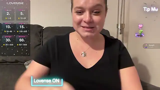 Snapshot of NaughtyWifeUK chatting on 12.05.24 NaughtyWifeUK online show from 12.05.24