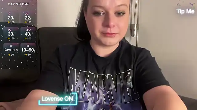 Snapshot of NaughtyWifeUK chatting on 12.13.24 NaughtyWifeUK online show from 12.13.24