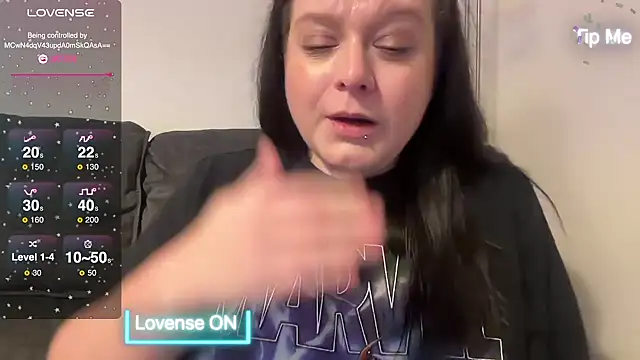 Snapshot of NaughtyWifeUK chatting on 01.26.25 NaughtyWifeUK online show from 01.26.25