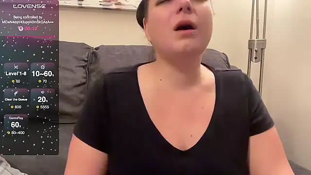 Snapshot of NaughtyWifeUK chatting on 11.16.25 NaughtyWifeUK online show from 11.16.25