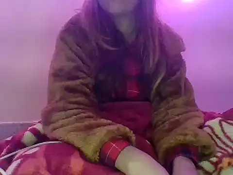 Snapshot of your_Shanvi chatting on 12.25.24 your Shanvi online show from 12.25.24