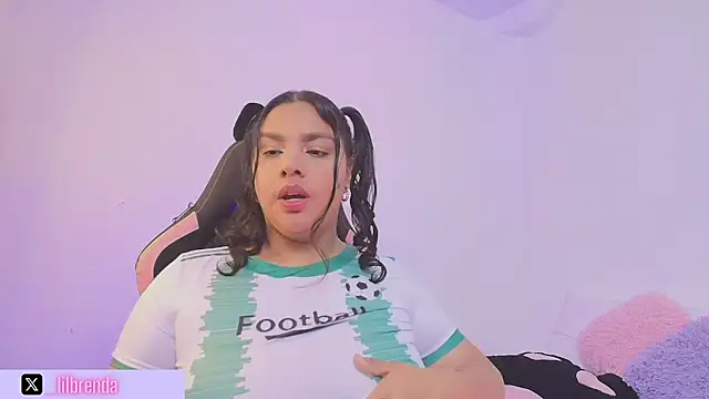 Snapshot of Brenda__gomez chatting on 10.22.25 Brenda gomez online show from 10.22.25