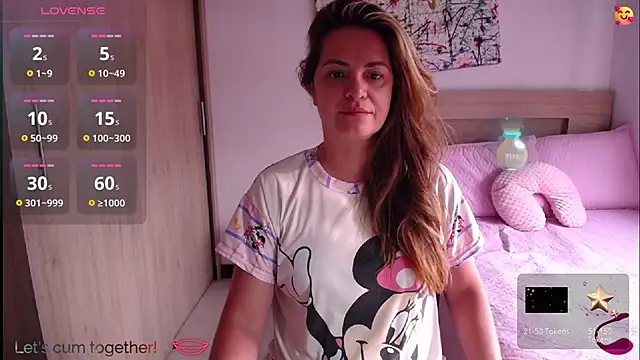 ParisW online show from 09.17.25