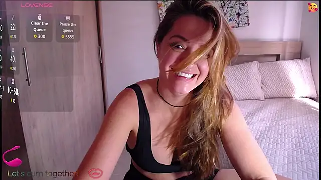 ParisW online show from 12.20.25