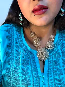 Ayesha mahi online show from 09.14.25