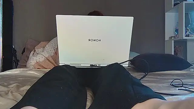 Snapshot of AgnesMillerS chatting on 03.10.26 AgnesMillerS online show from 03.10.26