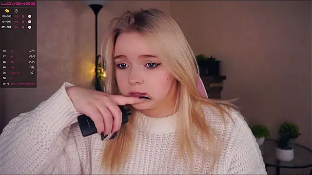 ZaraCreedon online show from 03.11.25