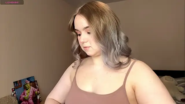 ZaraCreedon online show from 02.04.26