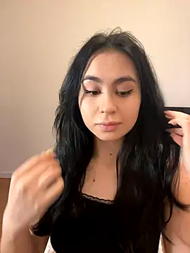 Snapshot of Mile_Madeline chatting on 12.07.24 Mile Madeline online show from 12.07.24