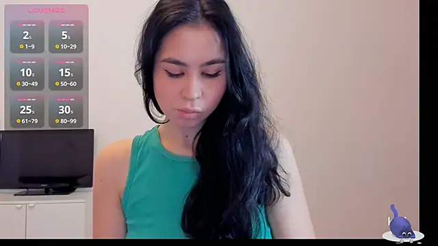 Snapshot of Mile_Madeline chatting on 12.17.24 Mile Madeline online show from 12.17.24