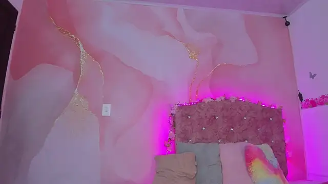 Daisy  rose online show from 01.08.25