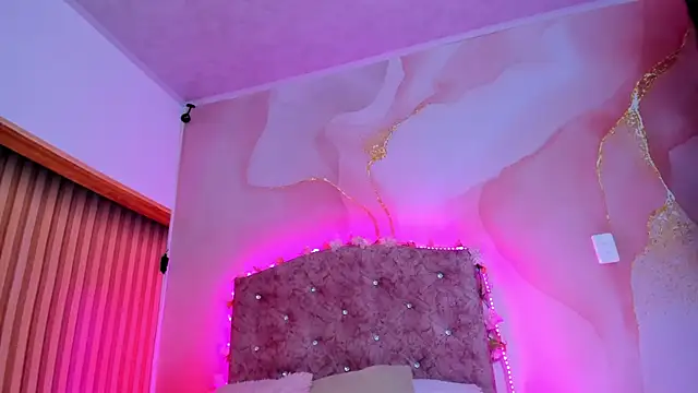 Daisy  rose online show from 03.17.25