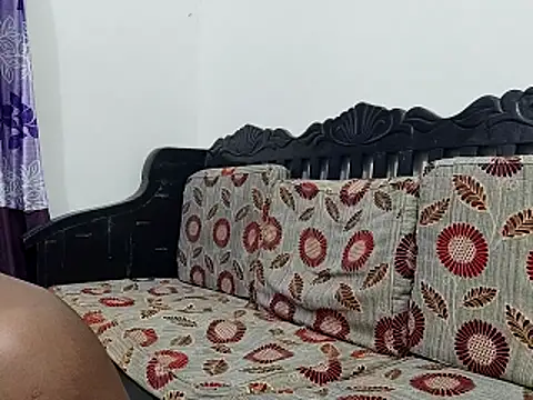 Snapshot of HunkyAriyan chatting on 12.22.25 HunkyAriyan online show from 12.22.25