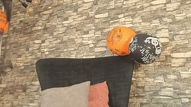 Snapshot of alondrabigtits chatting on 10.26.25 alondrabigtits online show from 10.26.25