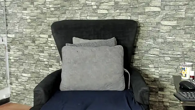 Snapshot of alondrabigtits chatting on 11.20.25 alondrabigtits online show from 11.20.25