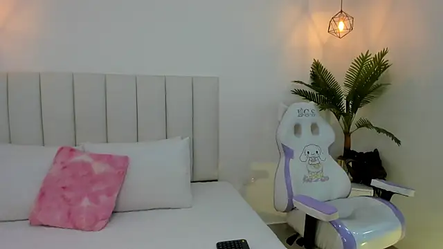 Snapshot of Ada_Monroe10 chatting on 02.17.25 Ada Monroe10 online show from 02.17.25