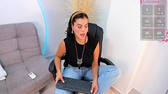 Snapshot of Ada_Monroe10 chatting on 09.15.25 Ada Monroe10 online show from 09.15.25