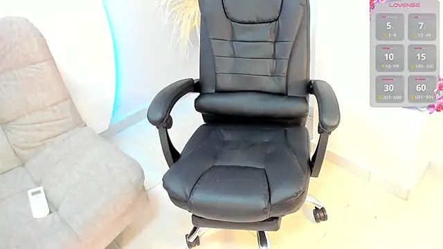 Snapshot of Ada_Monroe10 chatting on 09.17.25 Ada Monroe10 online show from 09.17.25