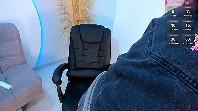 Snapshot of Ada_Monroe10 chatting on 09.19.25 Ada Monroe10 online show from 09.19.25