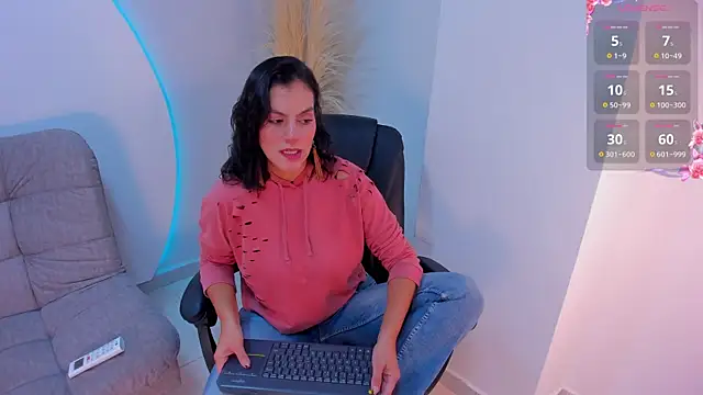 Snapshot of Ada_Monroe10 chatting on 10.07.25 Ada Monroe10 online show from 10.07.25