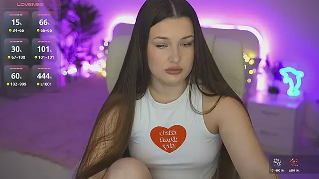 OneLaya online show from 09.11.25