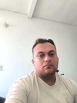 Snapshot of lrincon9508 chatting on 06.17.26 lrincon9508 online show from 06.17.26