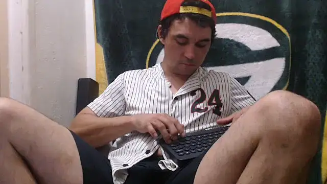 Snapshot of Apeezy14 chatting on 12.08.24 Apeezy14 online show from 12.08.24