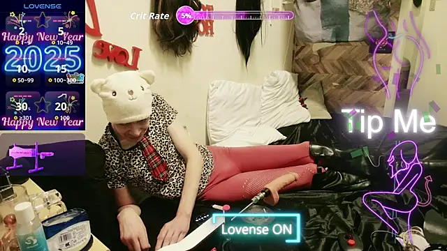 Snapshot of Doggyray44 chatting on 12.21.25 Doggyray44 online show from 12.21.25