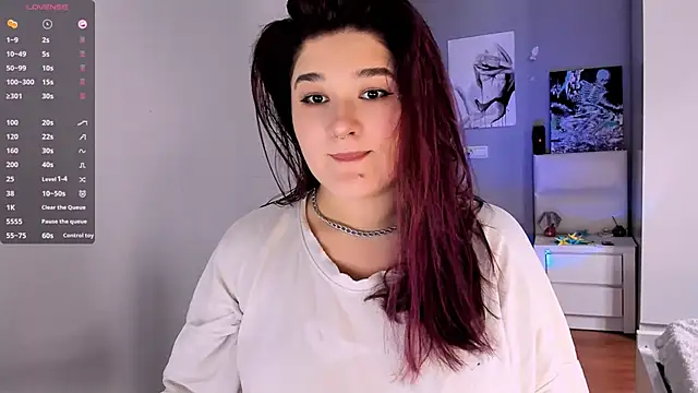 Snapshot of July_Slowdive chatting on 12.18.24 July Slowdive online show from 12.18.24