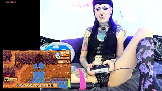 Snapshot of Purple_Coffin666 chatting on 05.08.26 Purple Coffin666 online show from 05.08.26
